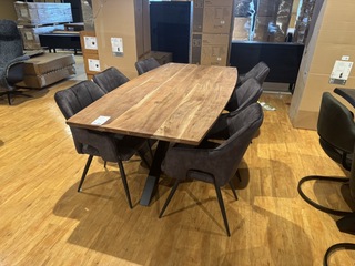 Eettafel, Bruuts, Victoria, verjongd, excl. stoelen